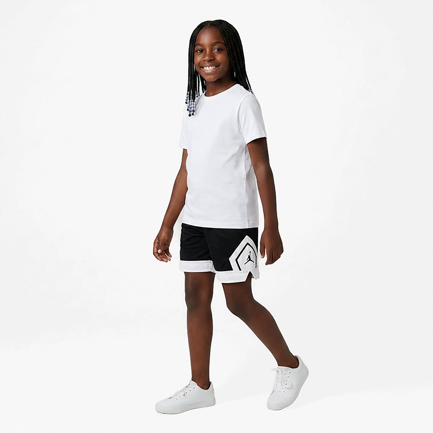 Jordan Girls' Sport Dri-FIT Diamond Shorts 4.5 in - view number 3