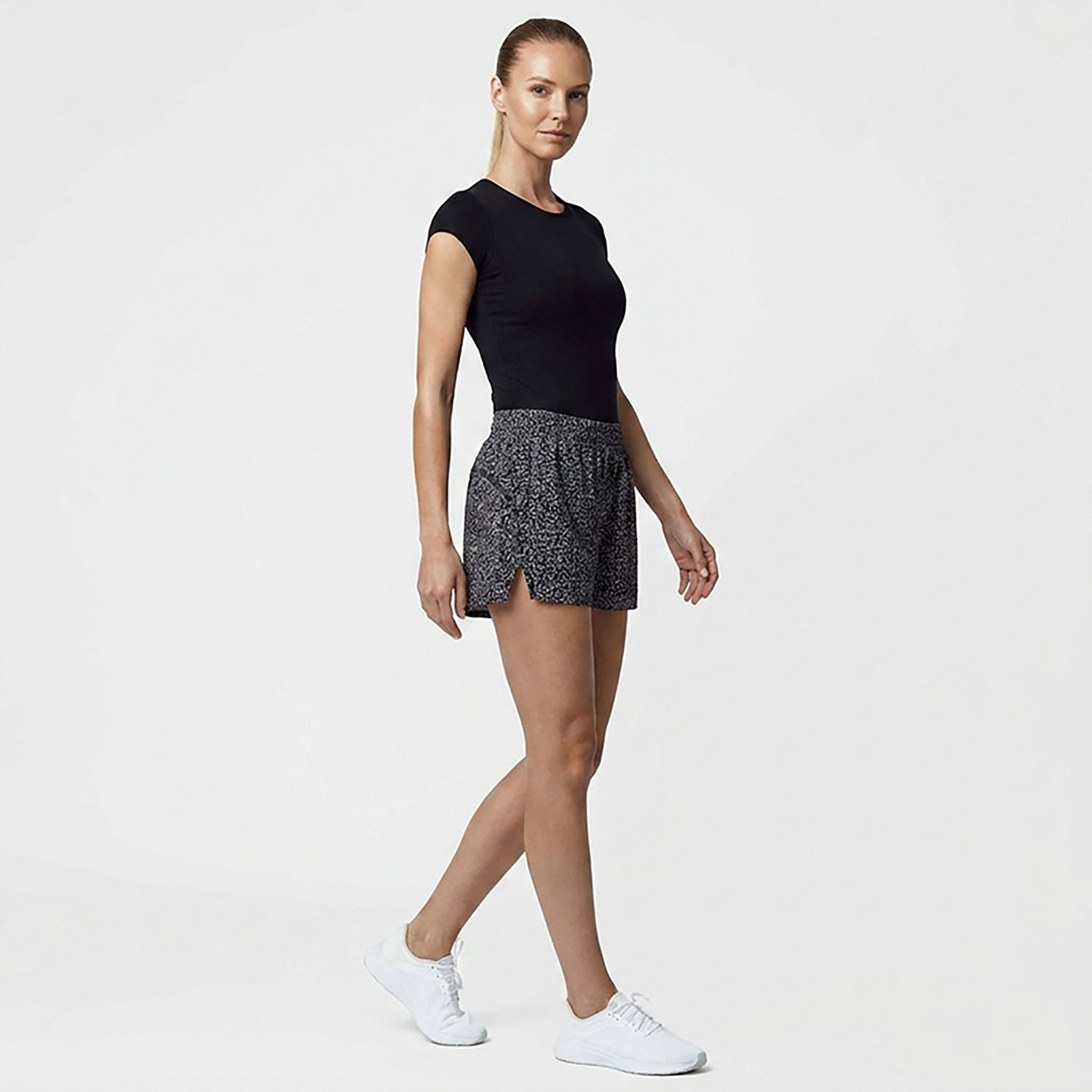 Jadelynn Brooke Women’s Club Social No Limits Pleated Shorts 2.5