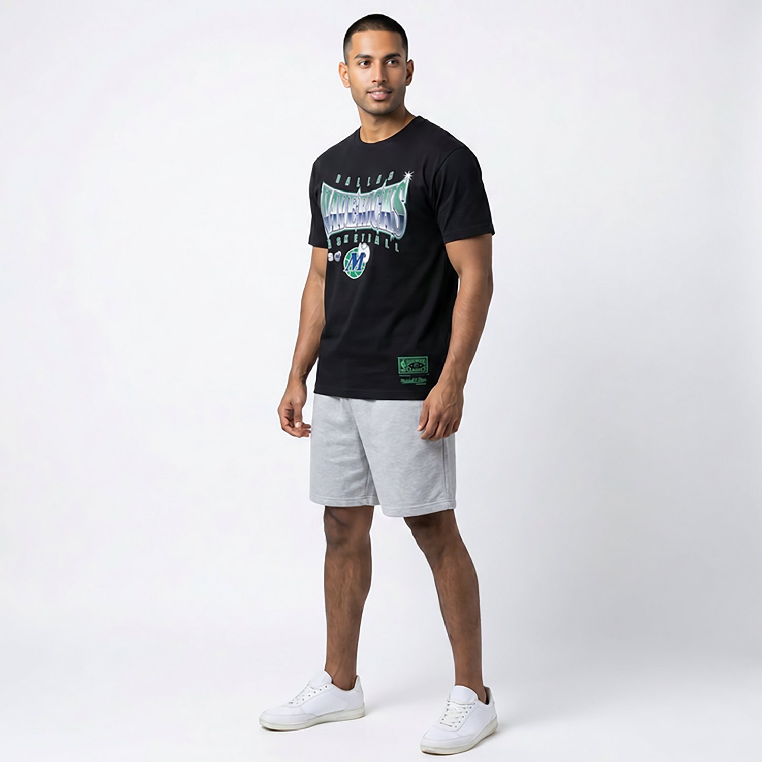 Mitchell & Ness Men's Dallas Mavericks Glow Up Graphic T-shirt - view number 3