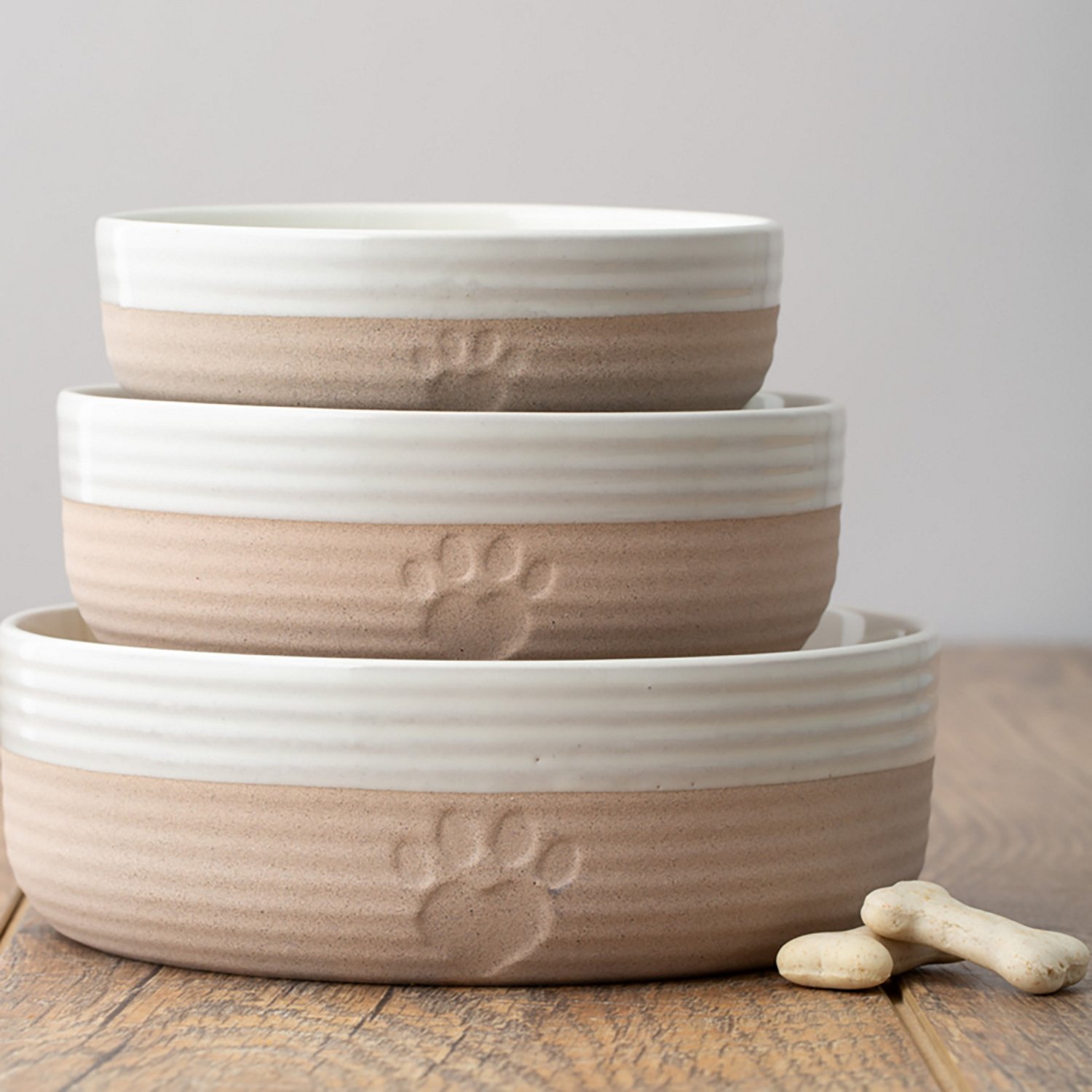 Mason Cash 5 in. Heart Paw 8 oz. Pet Bowl