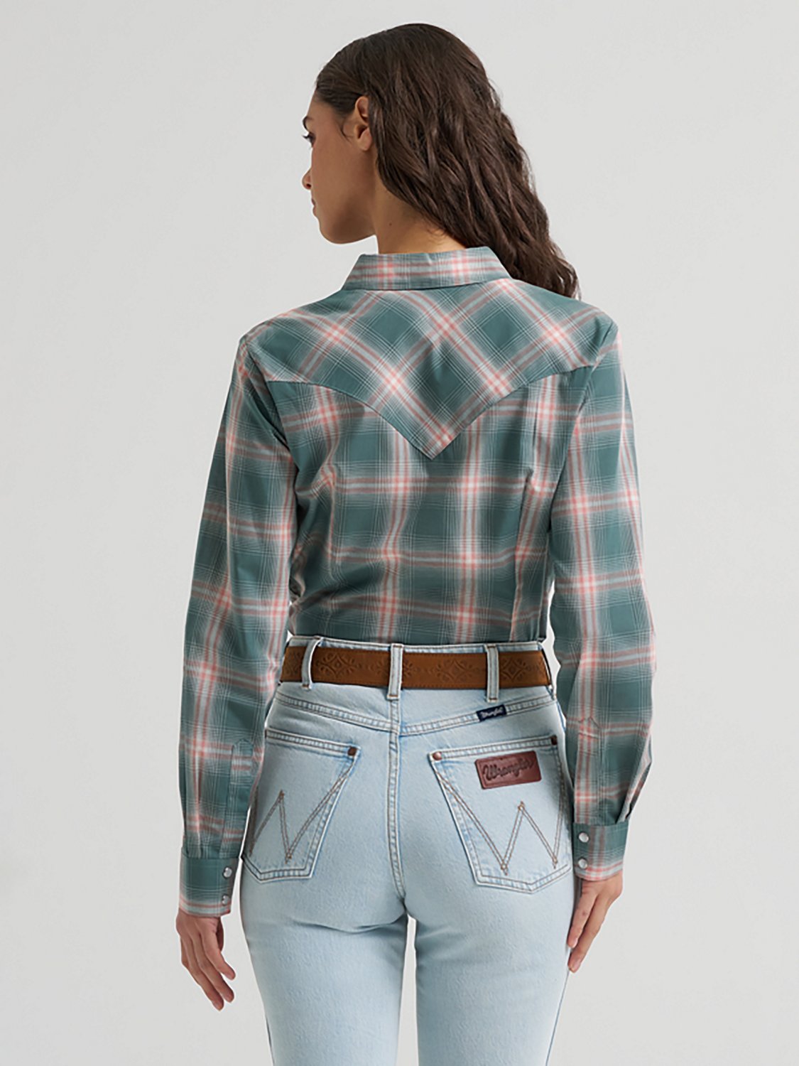 Wrangler Women's Retro Essential Snap Shirt - view number 2