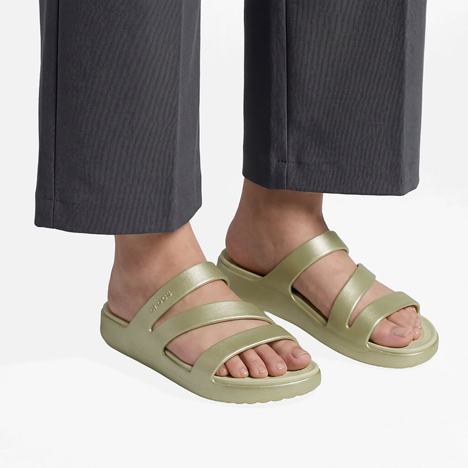 Crocs Women's Getaway Strappy Metallic Sandals - view number 8