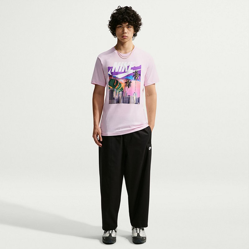 Nike Sportswear Club Men's Graphic T-Shirt - Pink Foam