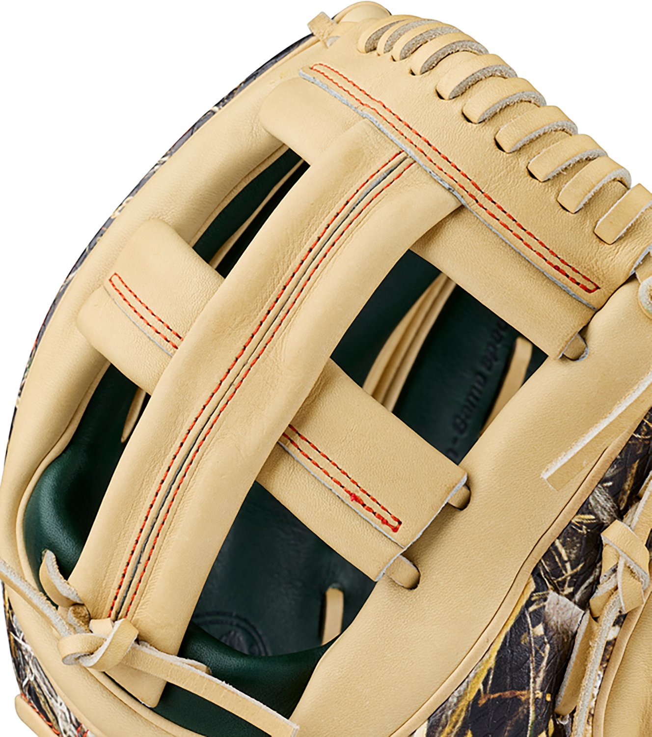 Wilson Adults' 11.75 in. A2000 GH2 x Realtree Infield Fielding Glove