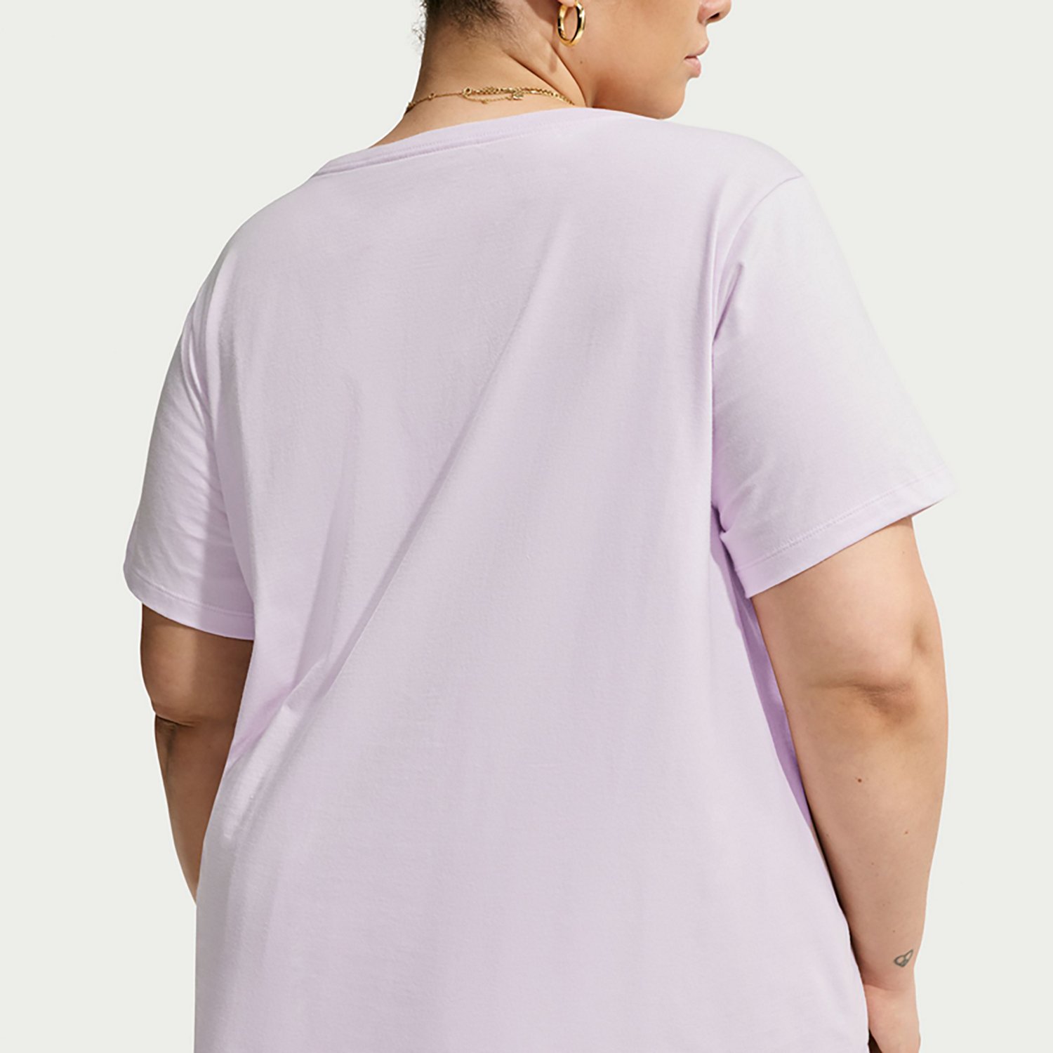 Nike Plus Size Women's Sportswear Club T-shirt                                                                                   - view number 4