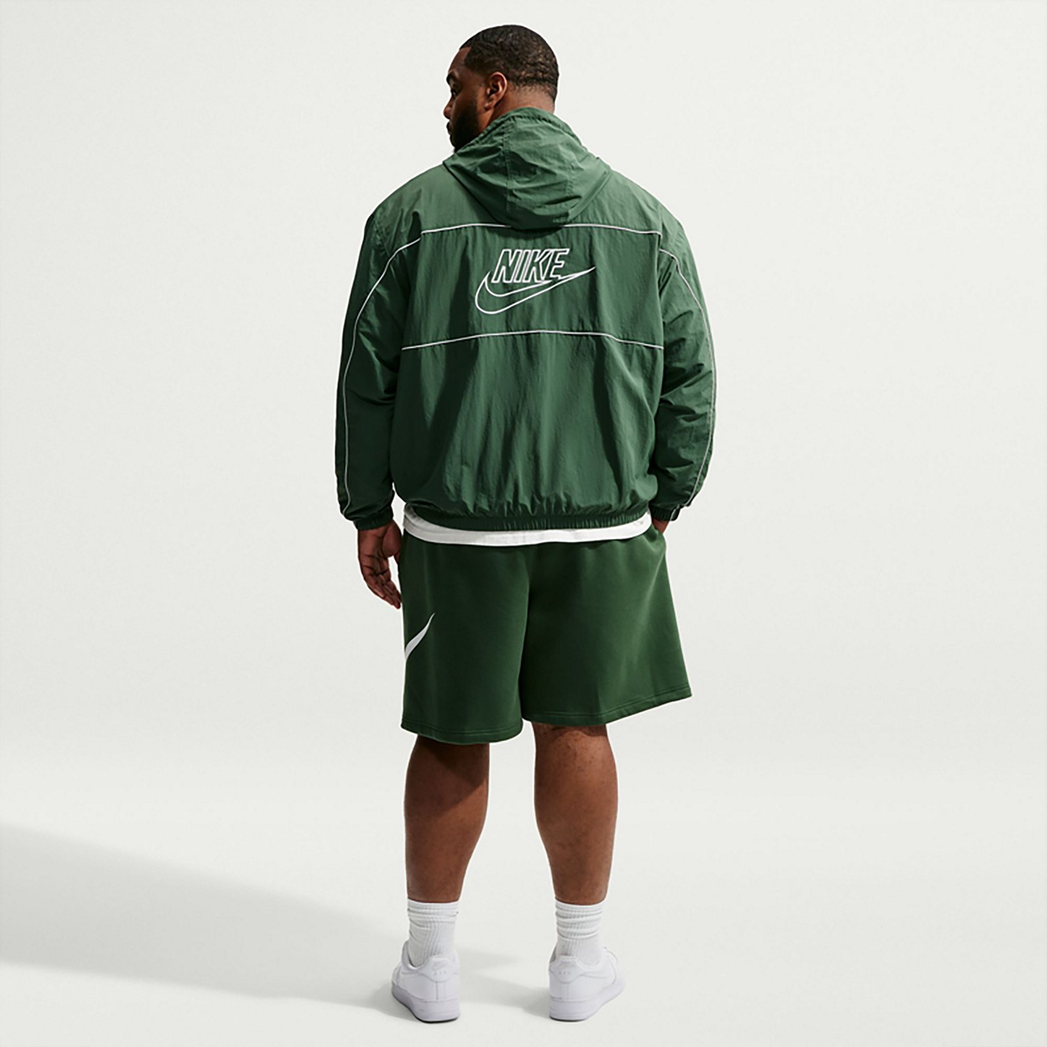 Nike Men's Club Brushed Fleece Graphic Shorts 7 in.