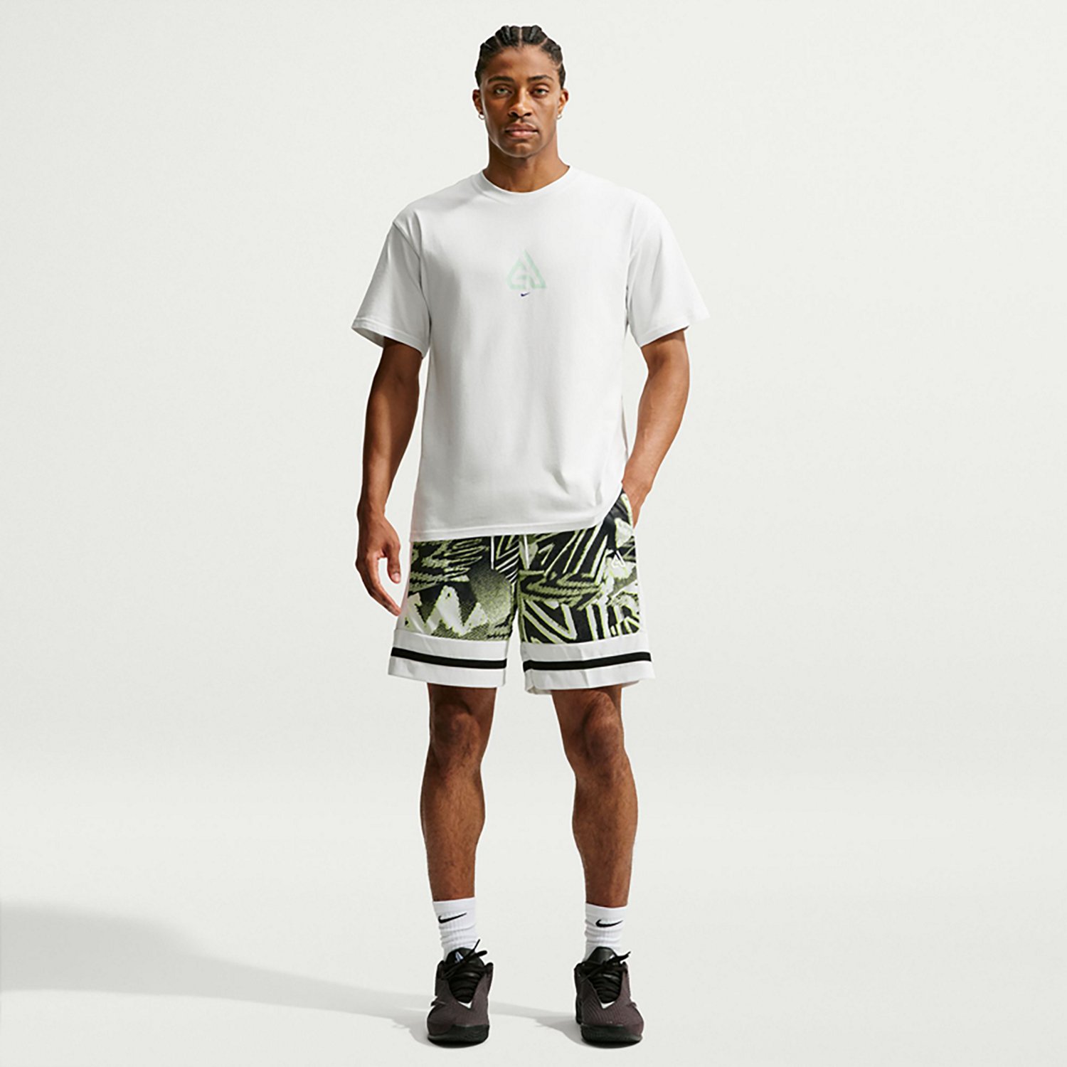 Nike Men's Dri-Fit Classic Print Shorts 8 in - view number 6