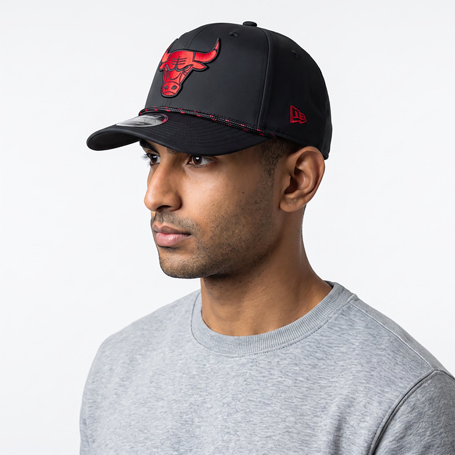 New Era Chicago Bulls Sport Rope Vented Stretch-Snap 9SEVENTY Hat - view number 2