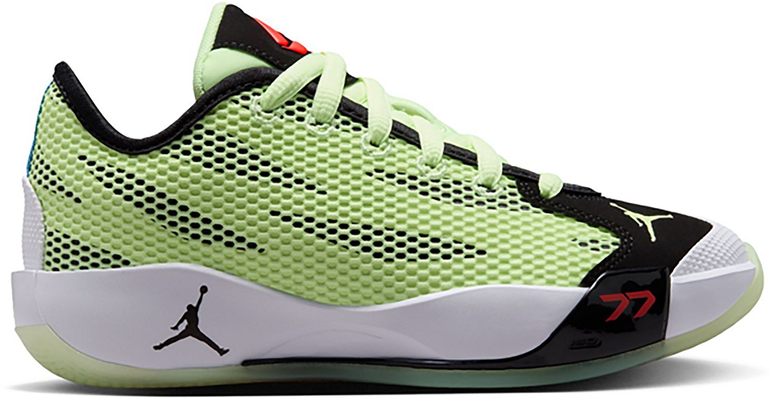 Jordan Boys' Luka .77 V2 Basketball Shoes