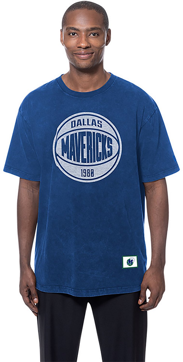 New Era Men's Dallas Mavericks Hardwood Classics Oversized Washed Short Sleeve T-shirt