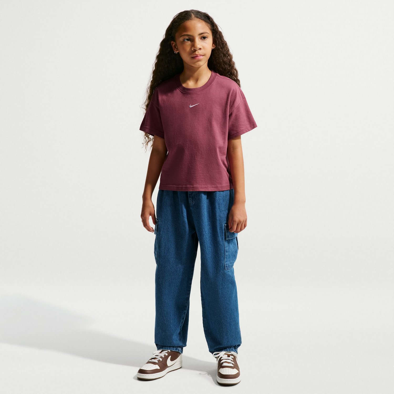 Nike Girls' Sportswear Essential Boxy Short Sleeve T-shirt