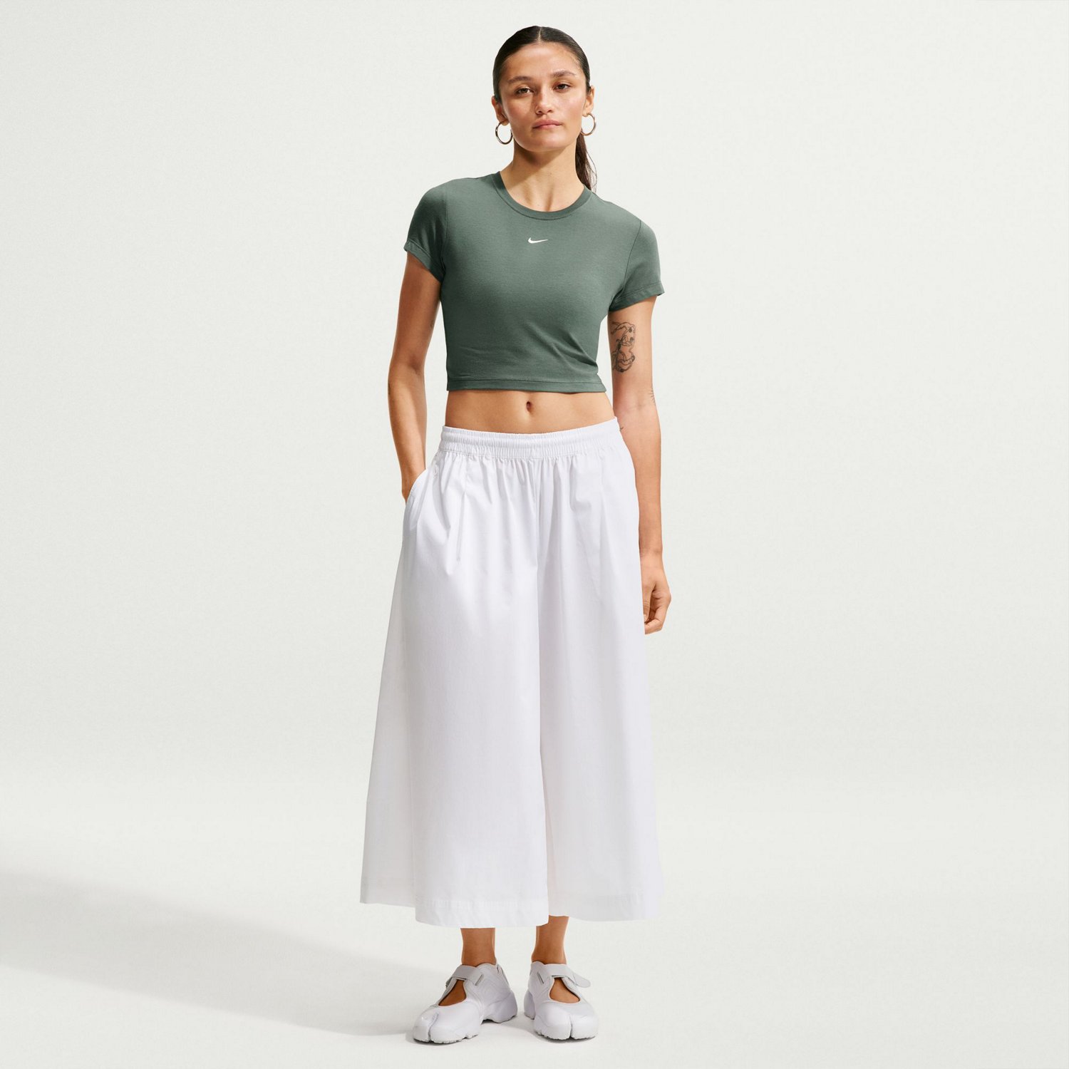 Nike Women's Sportswear Chill Knit Cropped T-shirt