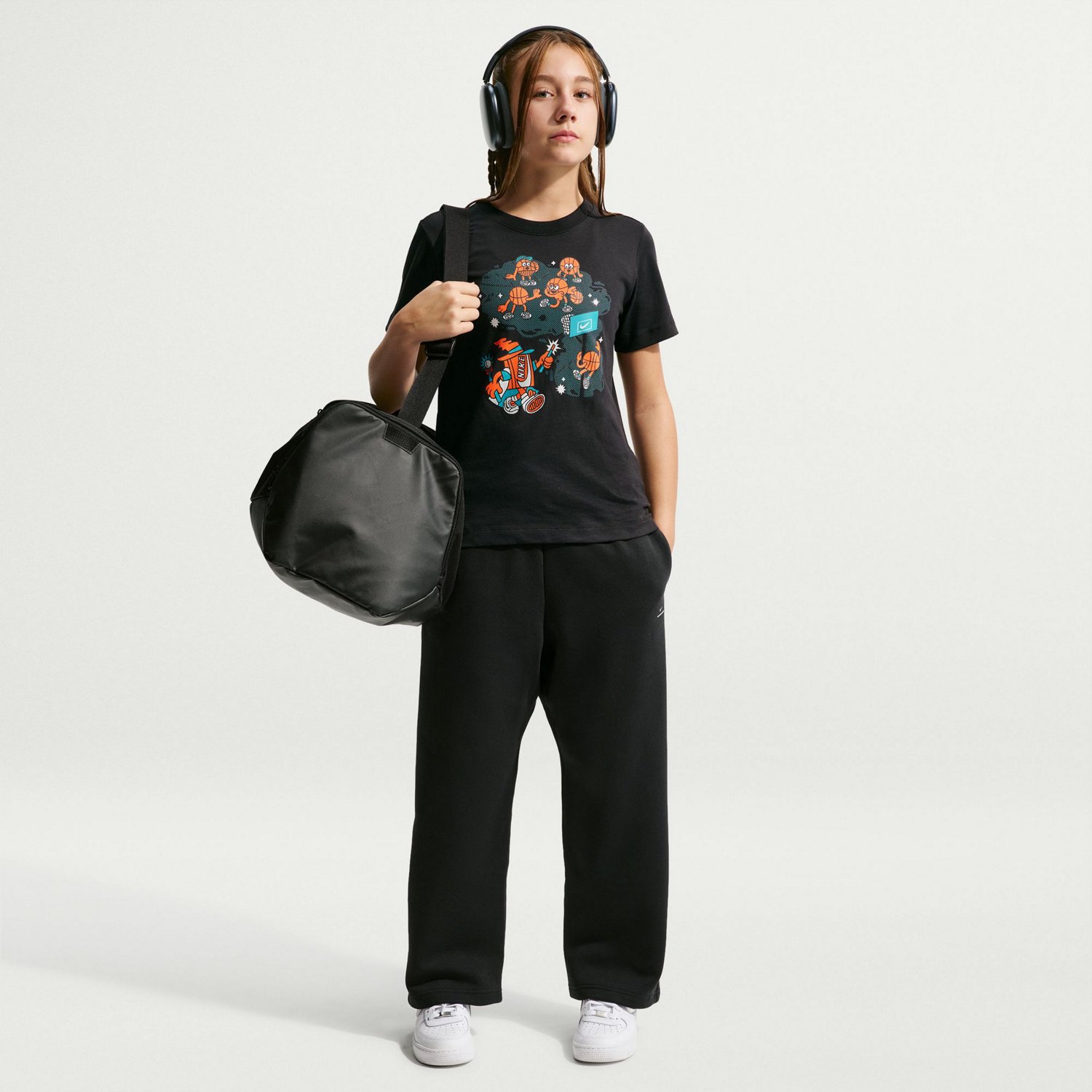 Nike Boys' Sportswear Boxy Fit Short Sleeve T-shirt