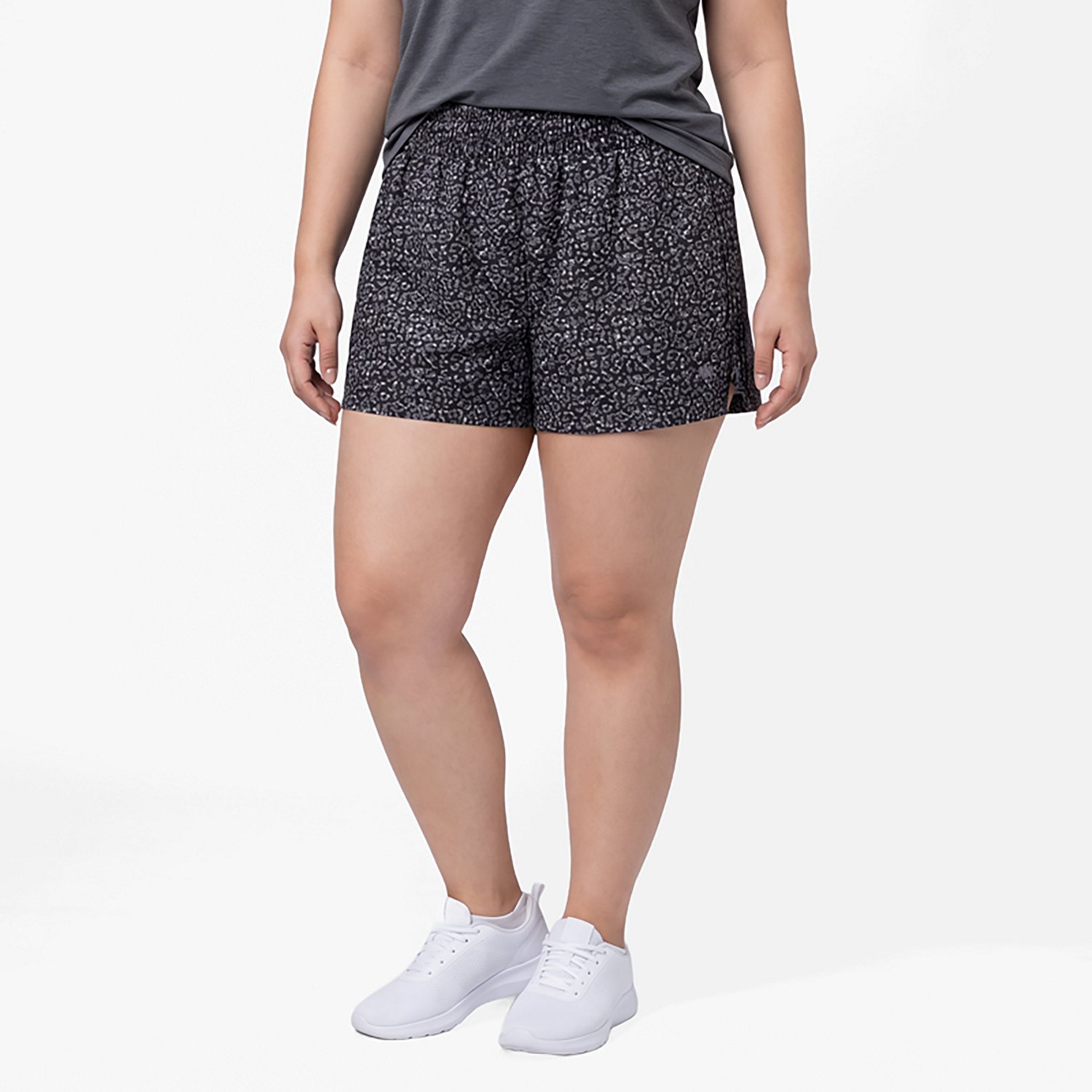 Jadelynn Brooke Women’s Club Social No Limits Pleated Shorts 2.5