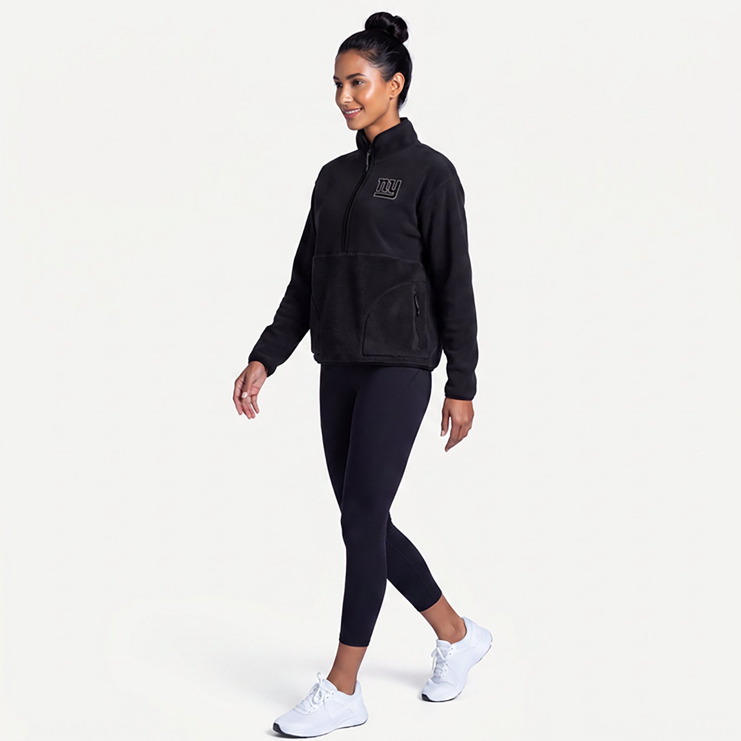 Antigua Women's New York Giants Figure 1/2-Zip Pullover Top