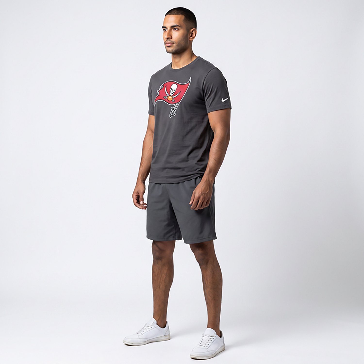 Nike Men's Tampa Bay Buccaneers Essential Logo Graphic T-shirt - view number 2