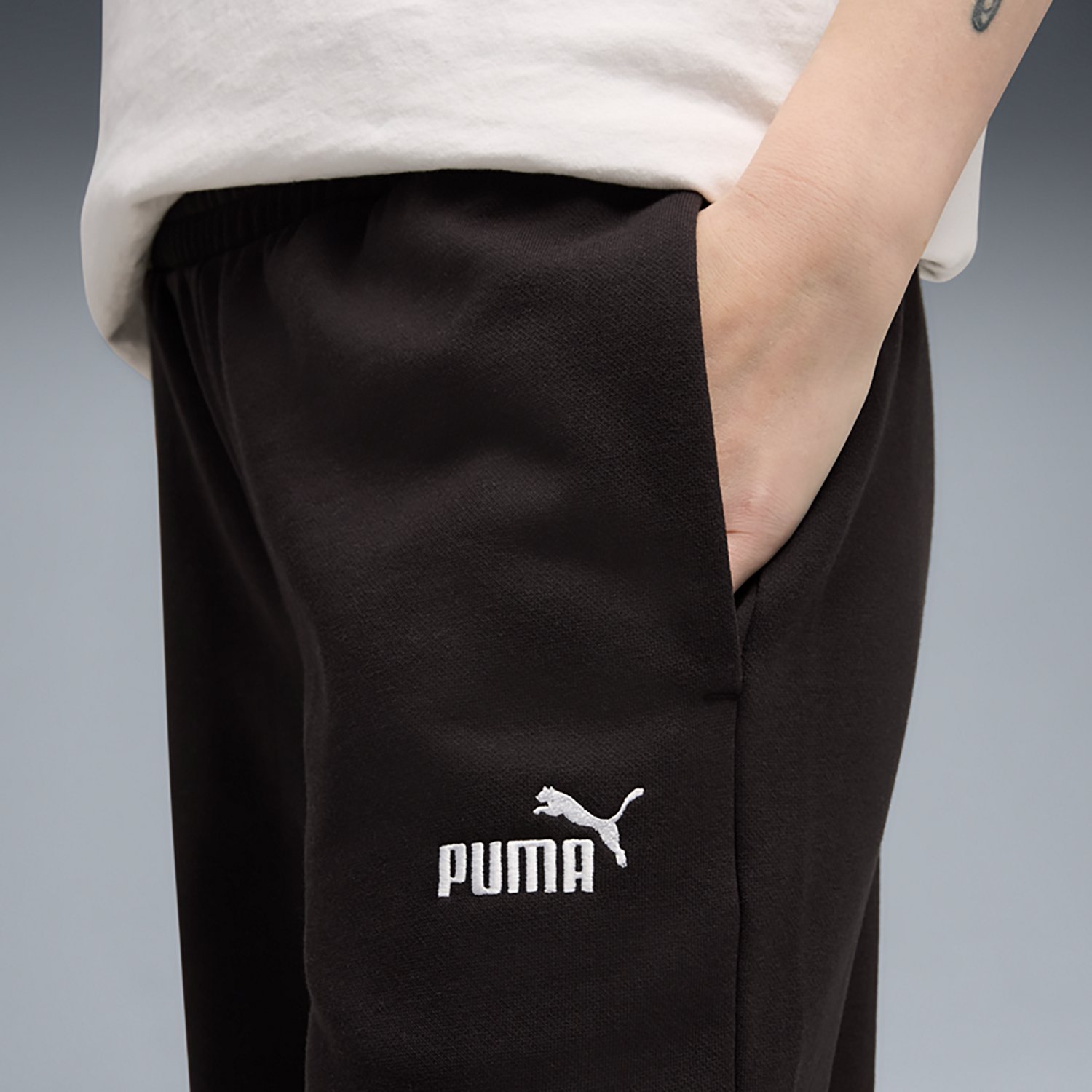 PUMA Women's Essentials Small No. 1 Logo Comfort Straight Pants - view number 4