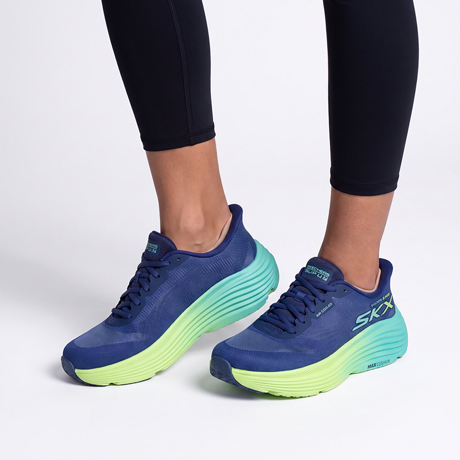 SKECHERS Women's Max Cushioning Endeavour Running Shoes - view number 7
