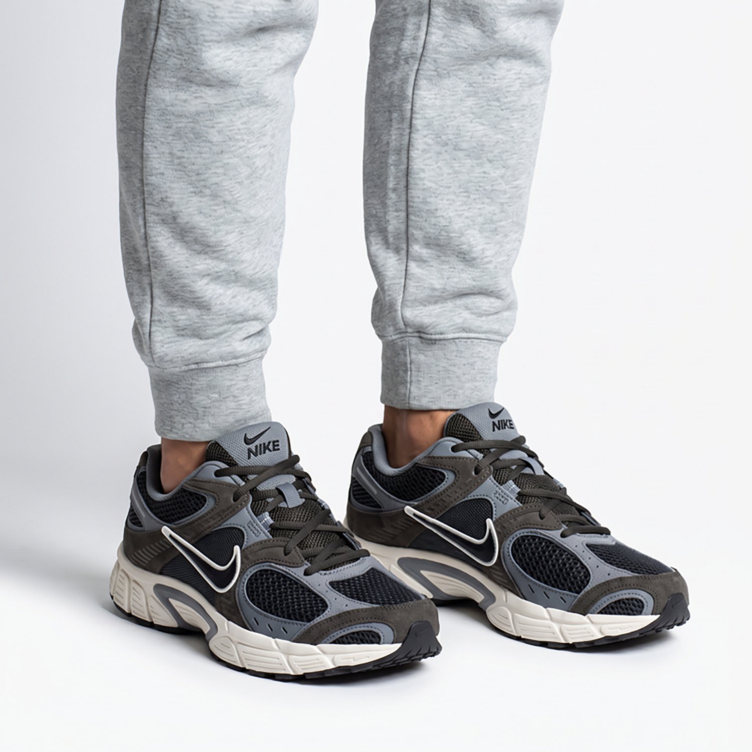 Nike Men's V5 Runner Shoes - view number 7