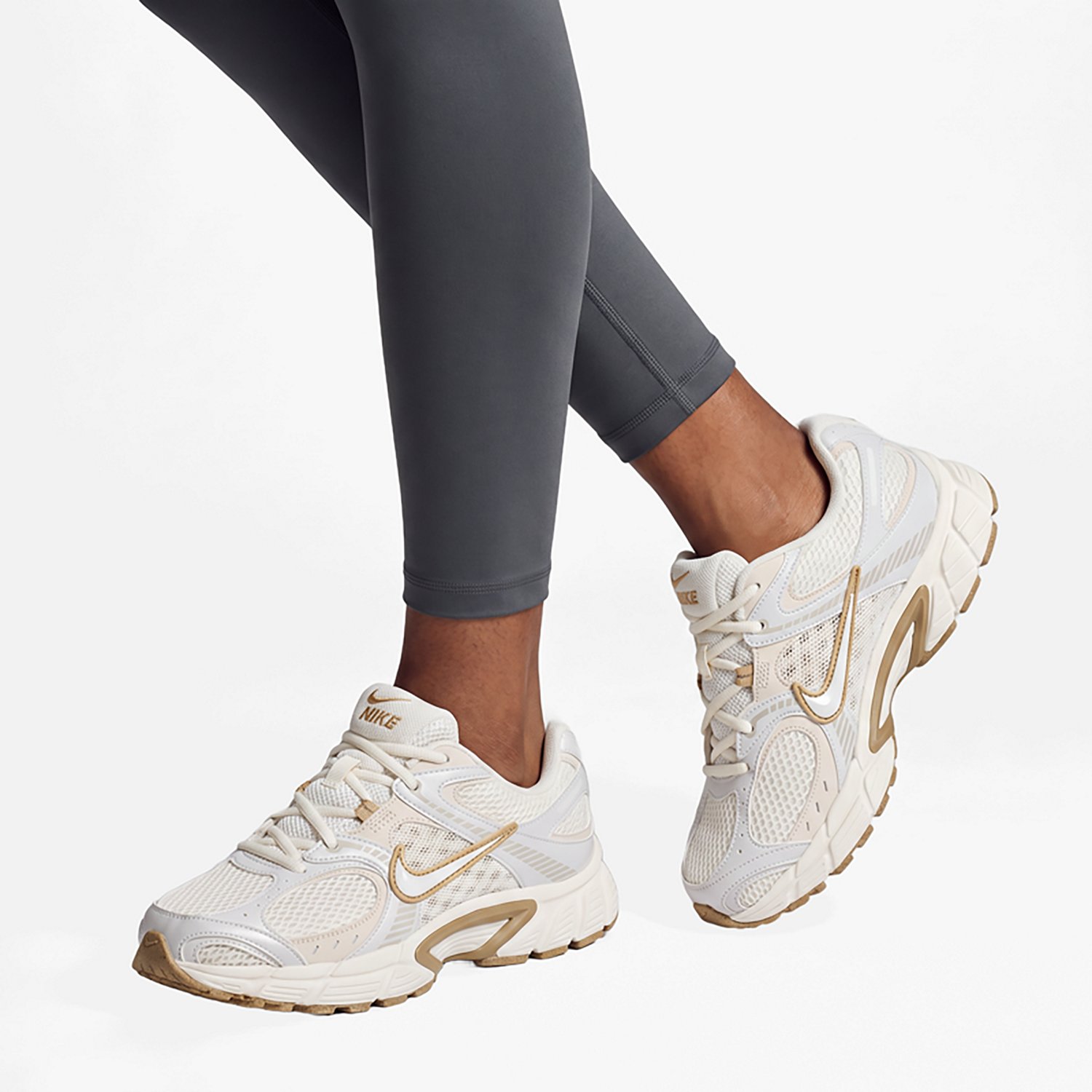 Nike Women's V5 Runner Shoes - view number 7