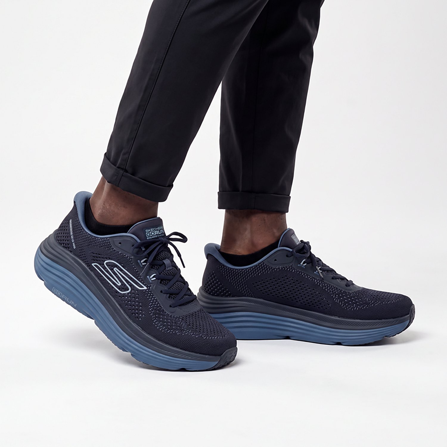 SKECHERS Men's Max Cushioning Endeavor Slip In Shoes - view number 7