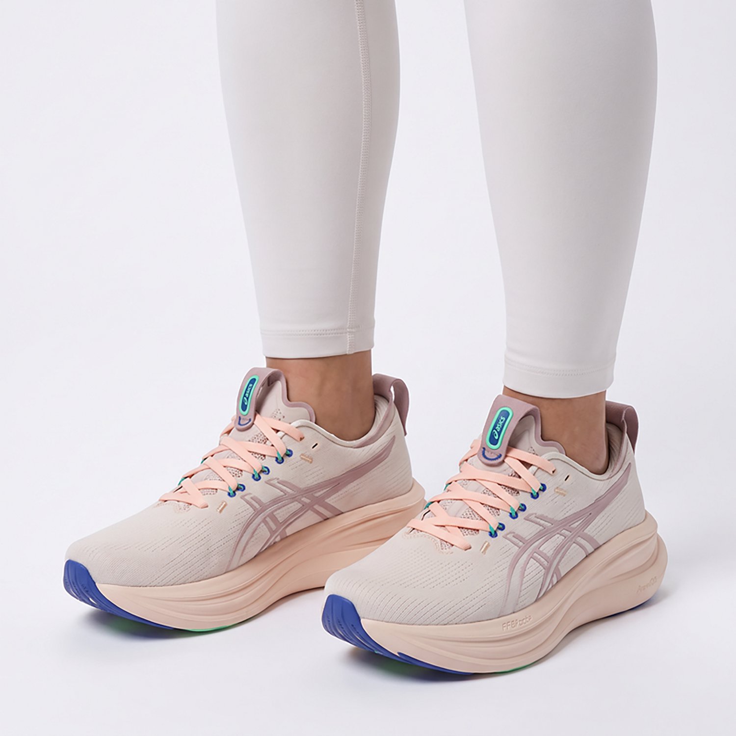 ASICS Women's GEL-NIMBUS  28 Running Shoes - view number 7