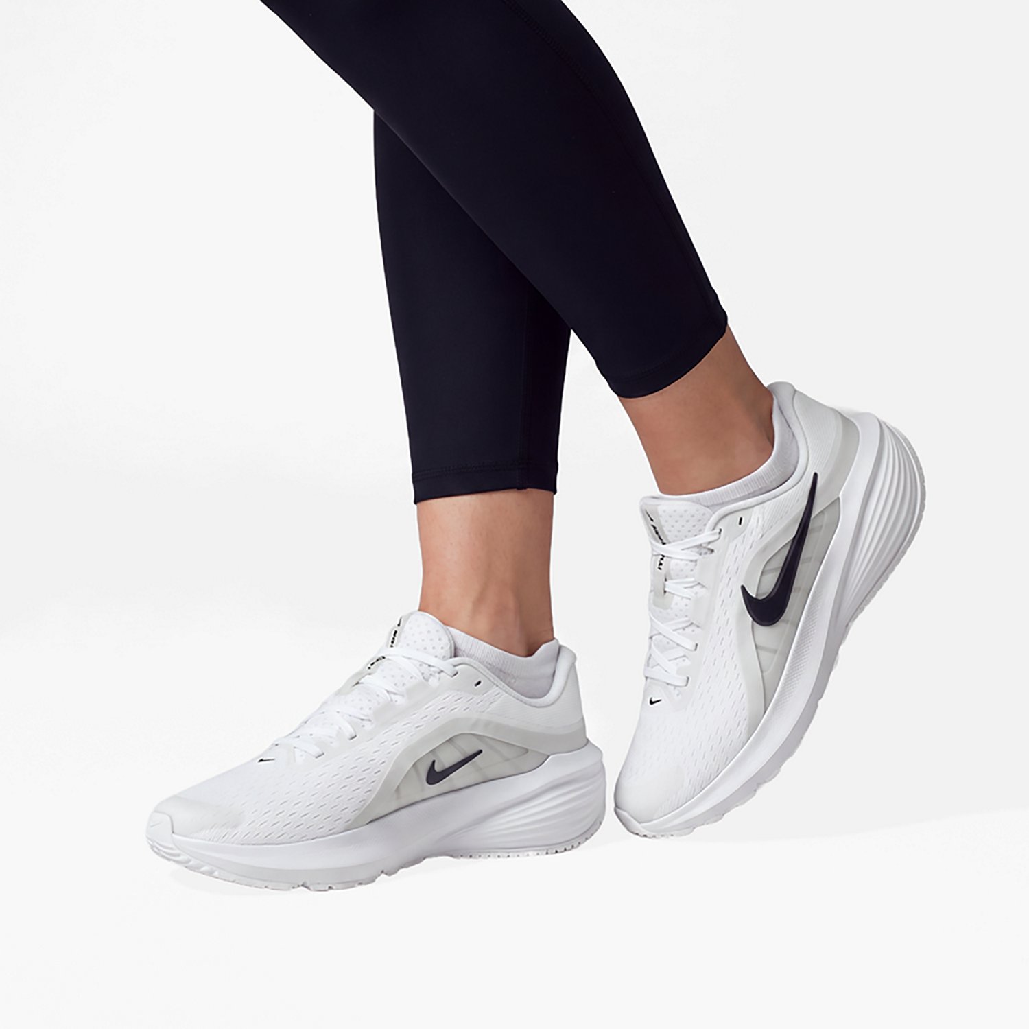 Nike Women's Downshifter 14 Running Shoes - view number 5