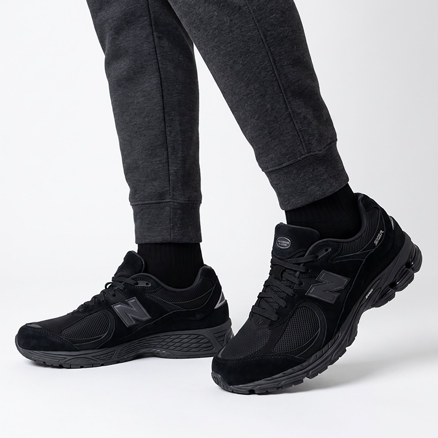 New Balance Men's 2002R Shoes - view number 7