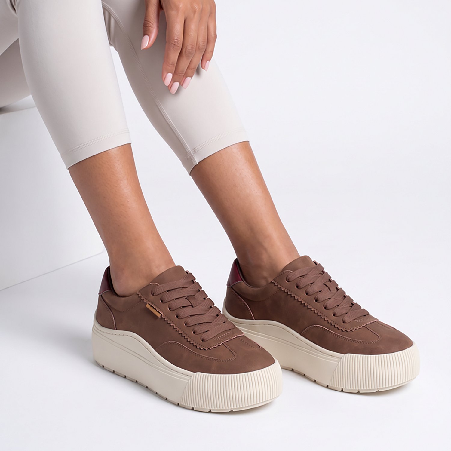 Dr. Scholl's Women's Time Off Most Shoe - view number 8