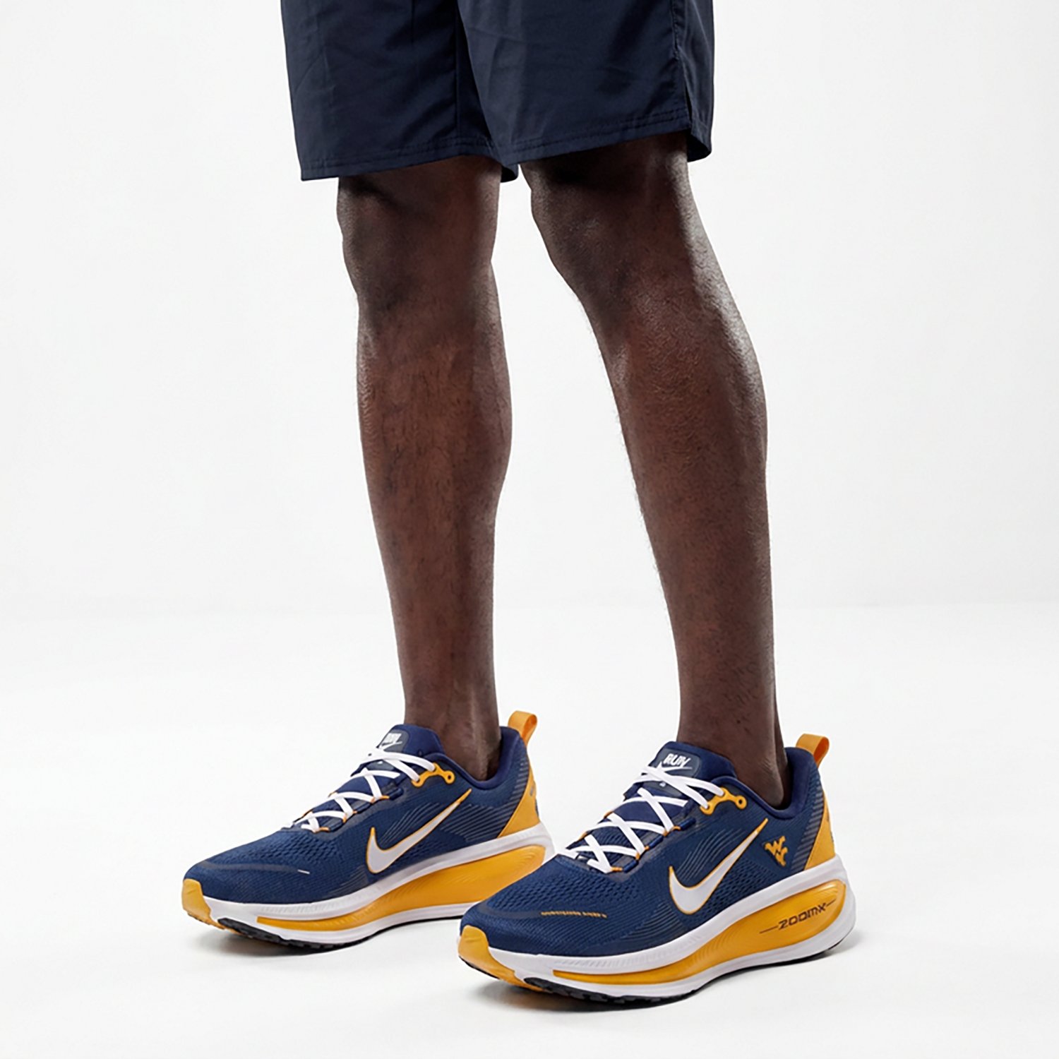 Nike West Virginia Mountaineers Vomero 18 Running Shoes