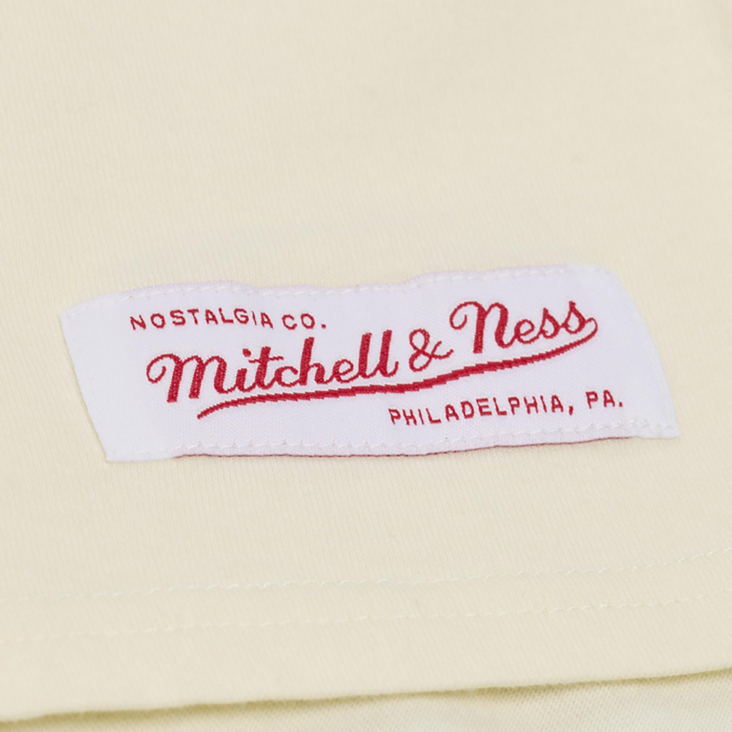 Mitchell & Ness Women's University of Georgia Team Script Heritage Hues Graphic T-shirt - view number 3