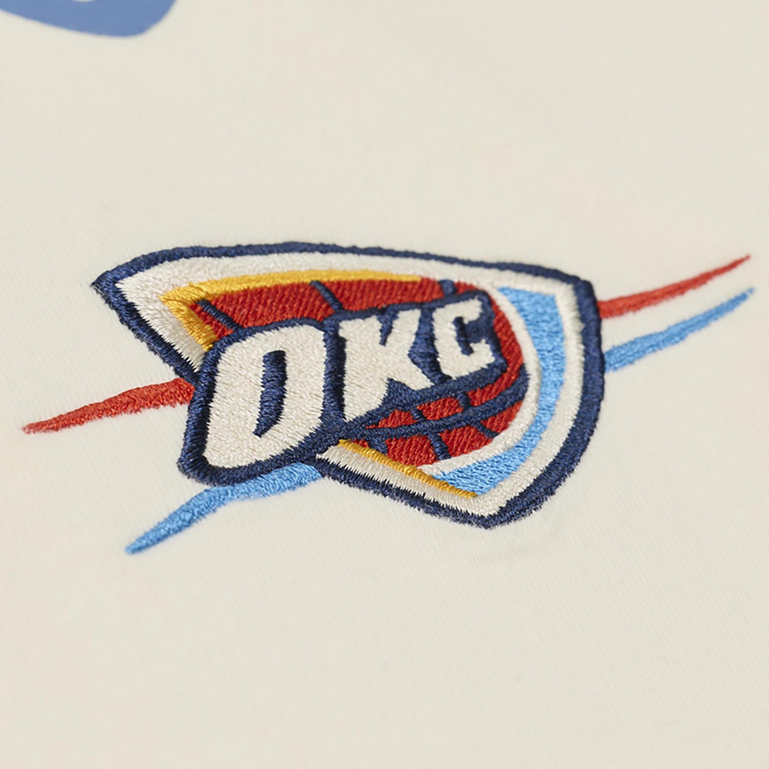 Mitchell & Ness Women's Oklahoma City Thunder Heritage Hues T-shirt - view number 3