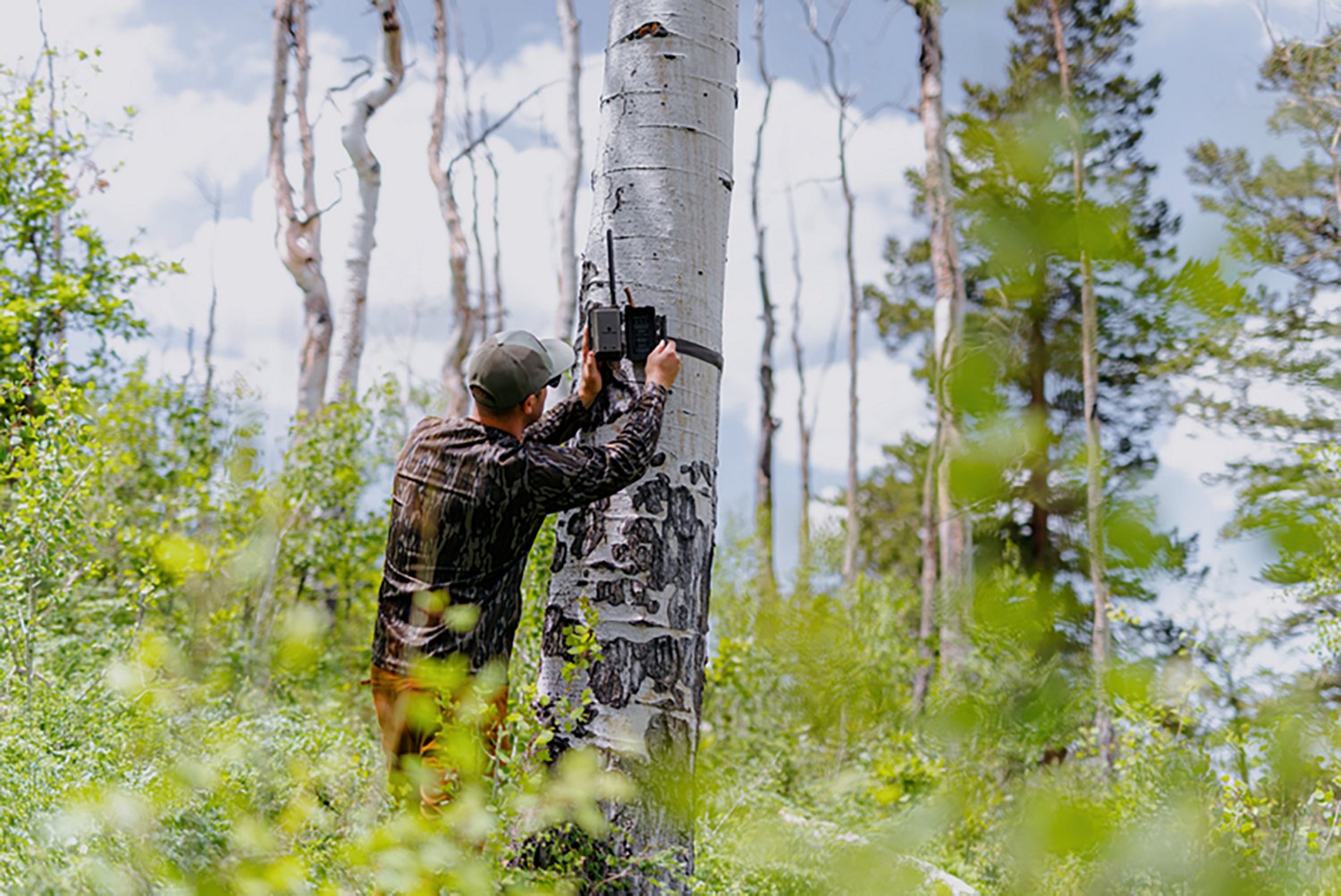 Stealth Cam Deceptor MAX 40.0 MP Cellular Trail Camera with Rechargeable Lithium Battery - view number 3