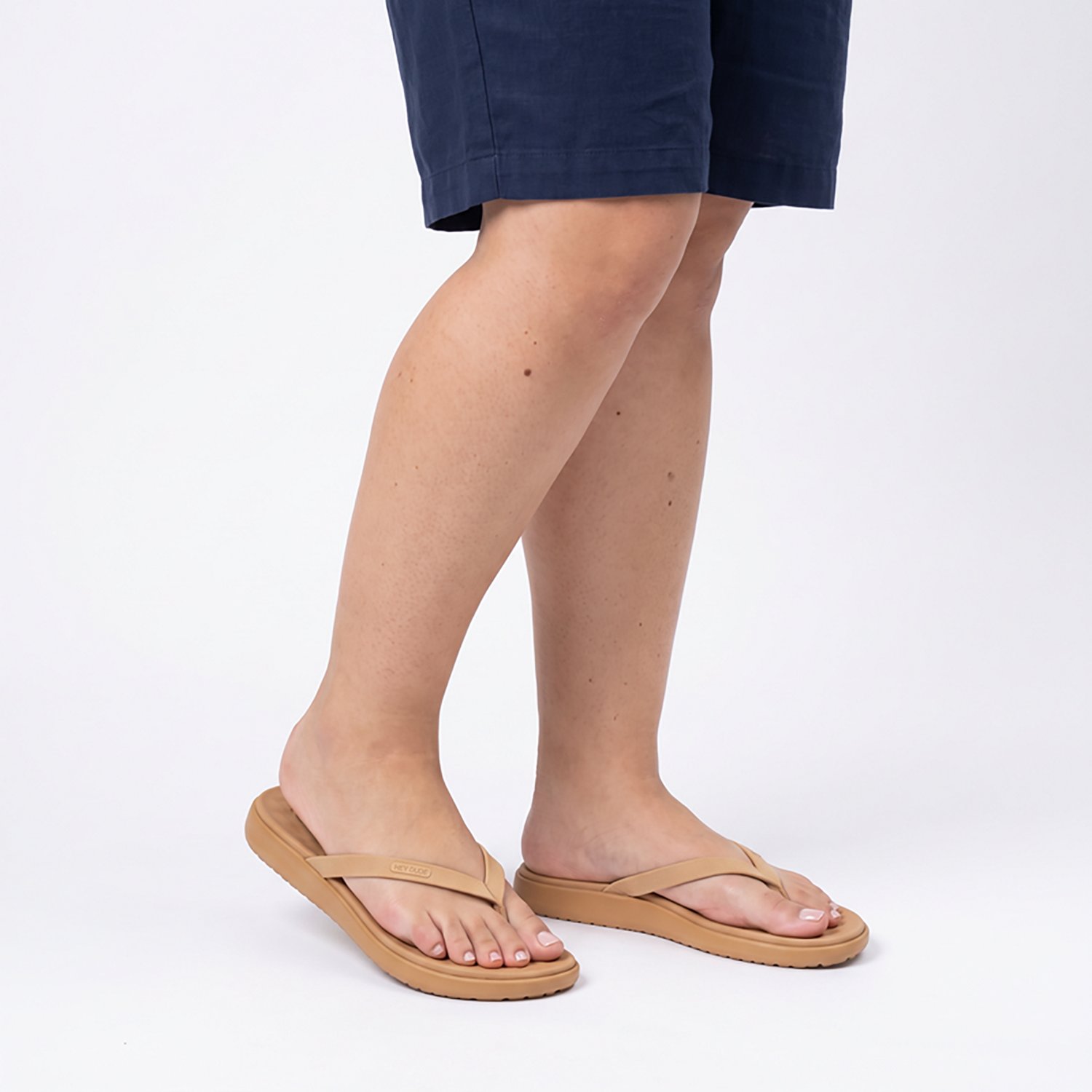 HEYDUDE Women's Maui Breeze Flip Flops - view number 7
