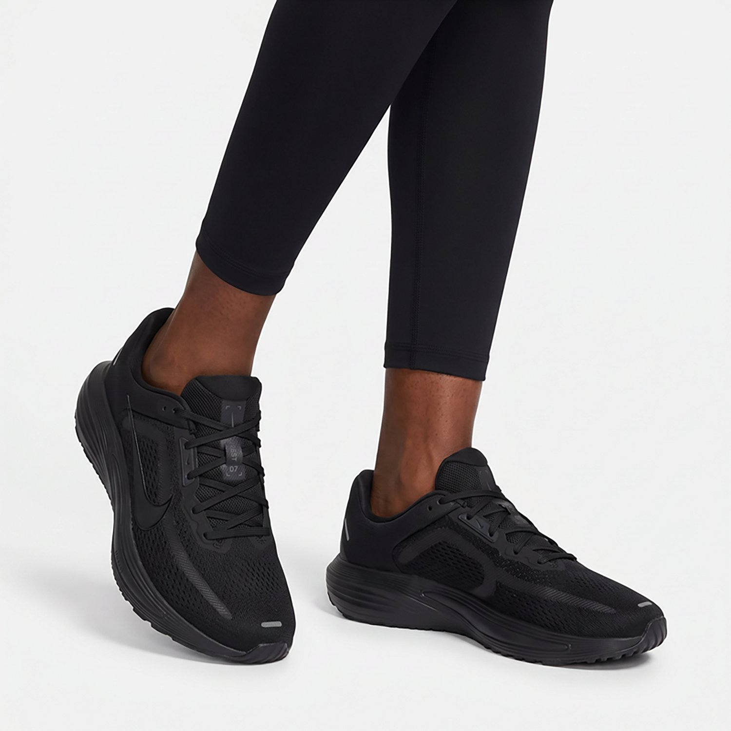 Nike Women's Quest 7 Lightweight Running Shoes - view number 7