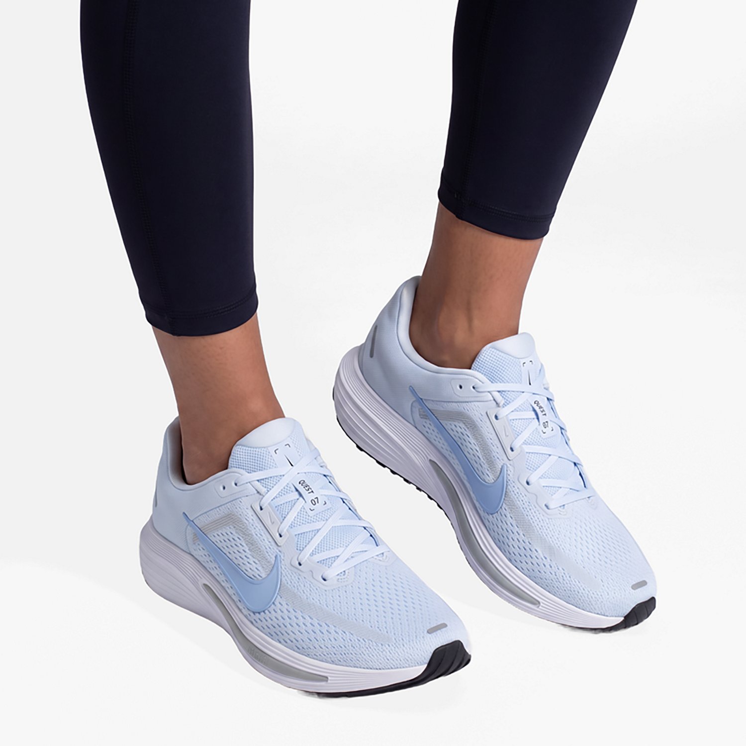 Nike Women's Quest 7 Lightweight Running Shoes - view number 7