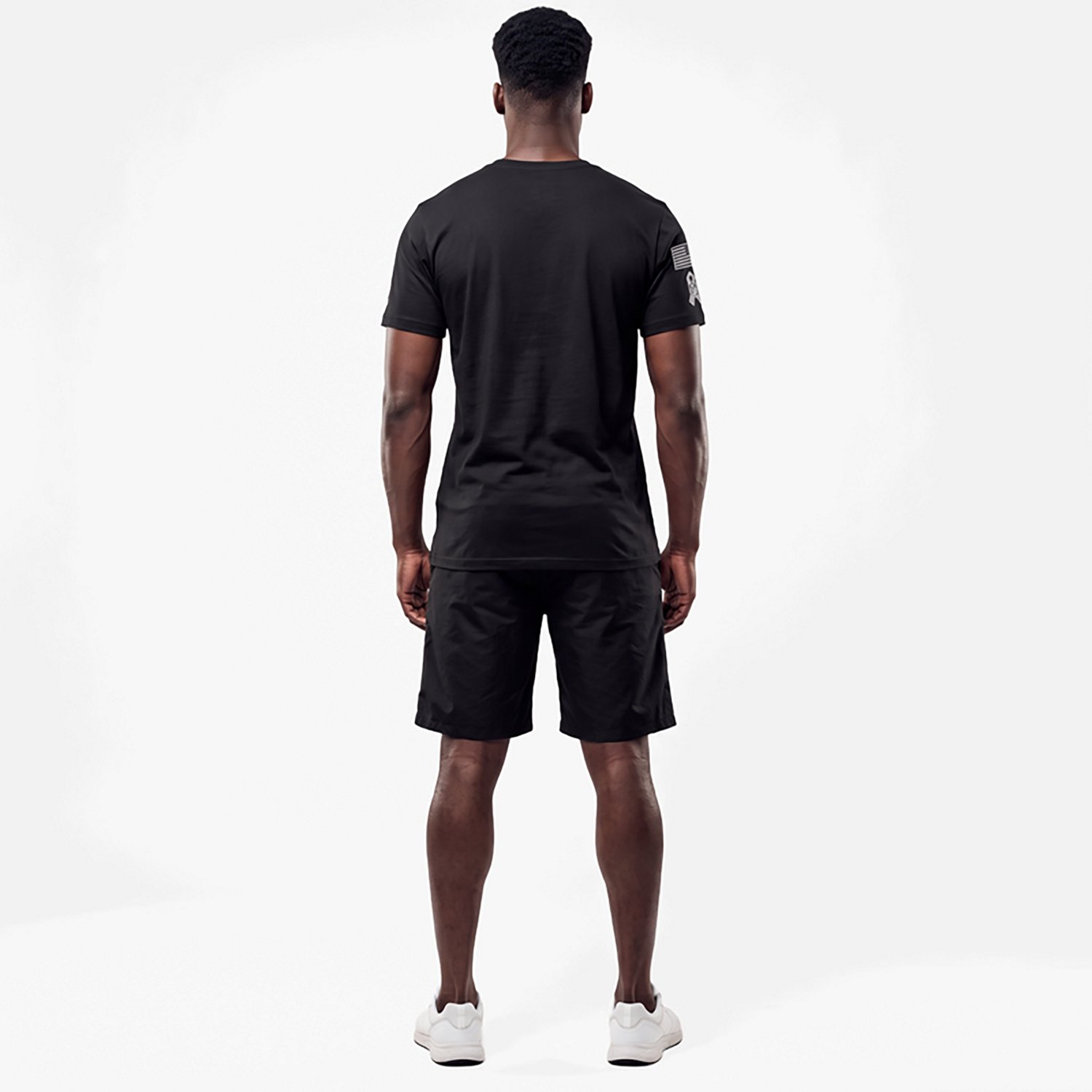 Nike Men's Tampa Bay Buccaneers Salute to Service Dri-FIT Graphic T-shirt - view number 2