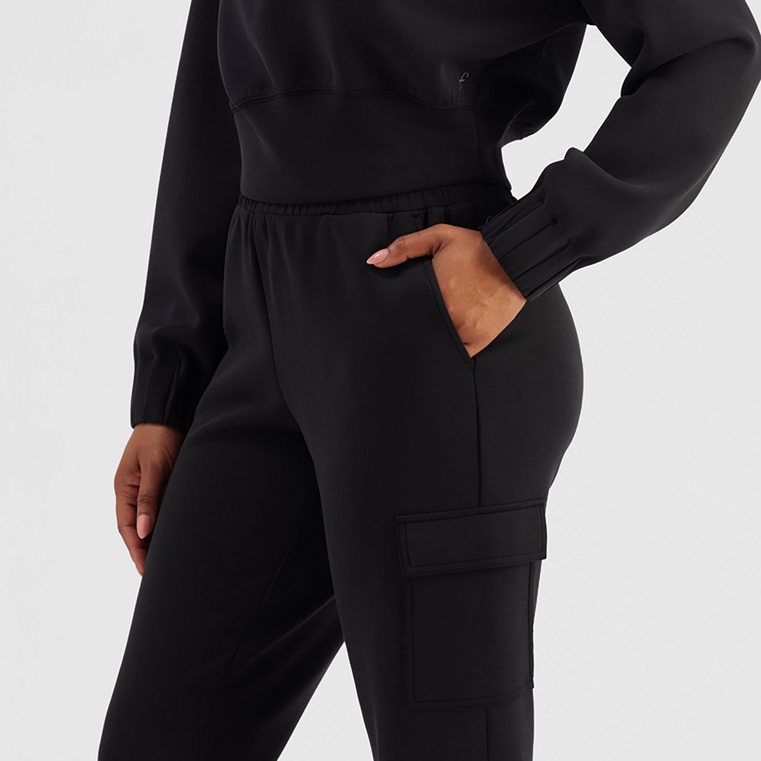 Freely Women's Skylar Sandwashed Soft Luxe Cargo Pocket Jogger - view number 4