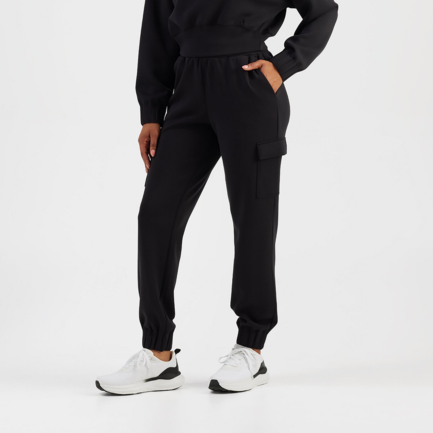 Freely Women's Skylar Sandwashed Soft Luxe Cargo Pocket Jogger