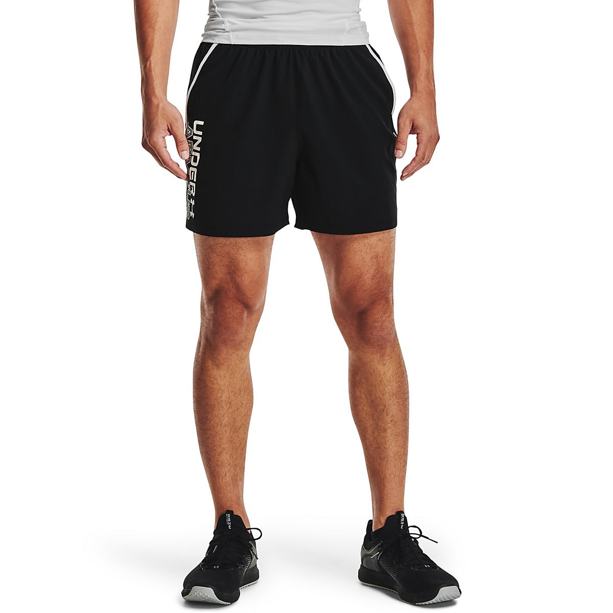 Under Armour Men's Qualifier Wordmark Shorts 5 in Academy