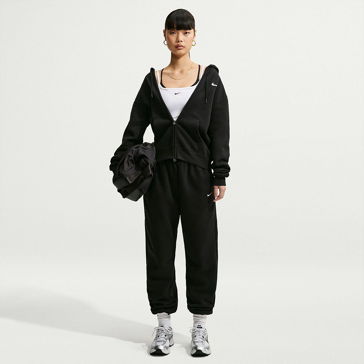 ナイキ　シンセティックフィルパーカ　レディース　M Nike Women's Studio Fleece Midweight Standard Full-Zip Hoodie